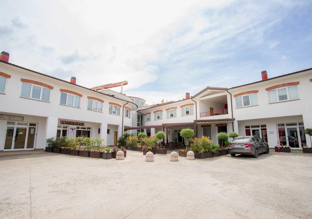 Hotel Relais Del Lago Marta Buitenkant foto